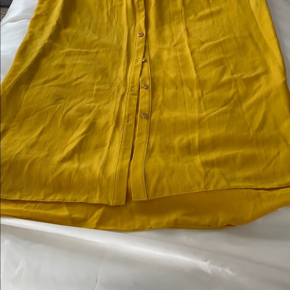 Yellow long sleeveless blouse - Picture 3 of 3